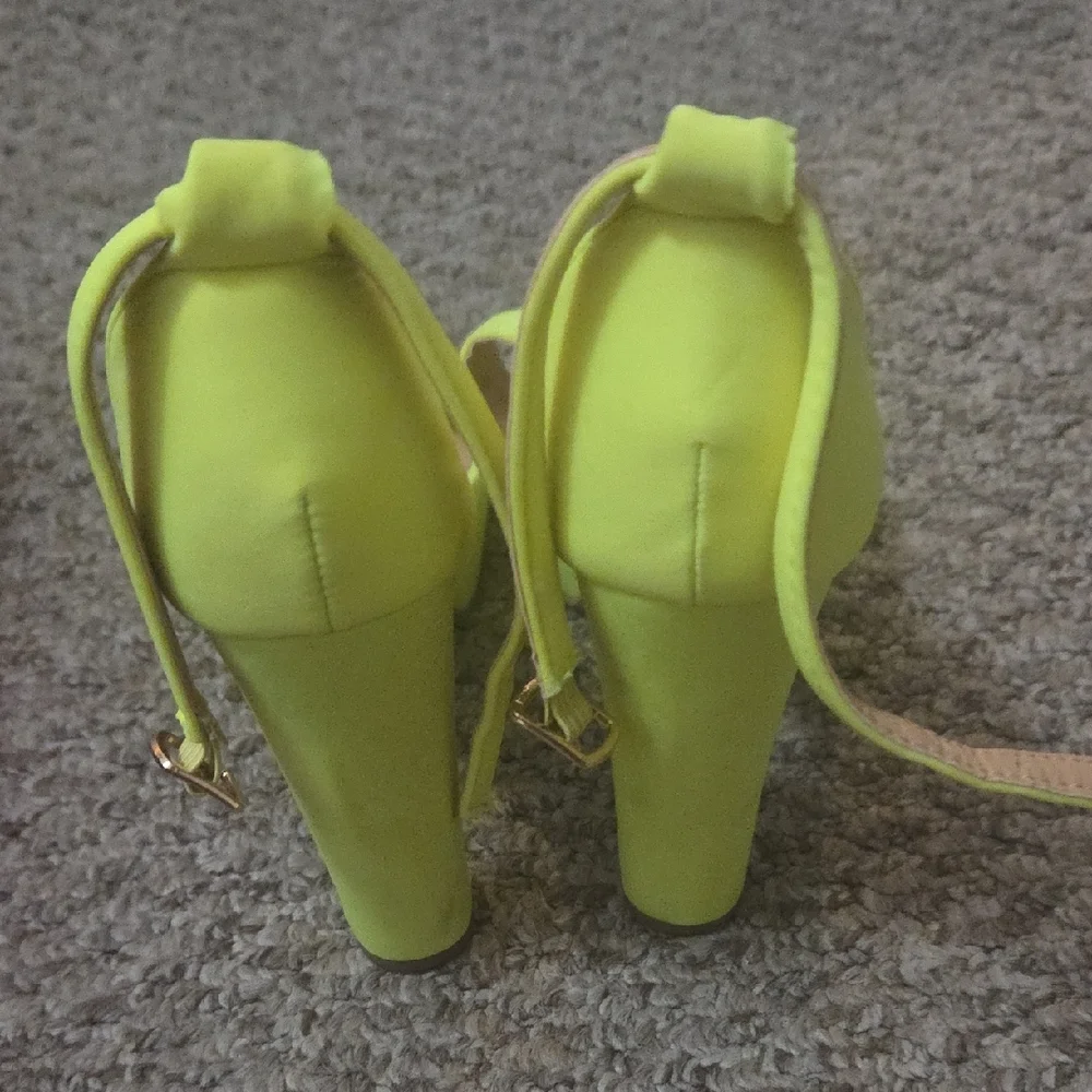 TOP Moda Women's Vibrant Yellow Heels - Picture 5 of 5